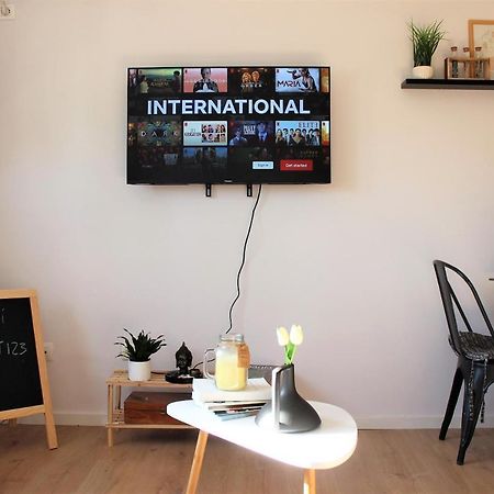 Entire Serviced Apartment With A Beautiful View ติรานา ภายนอก รูปภาพ
