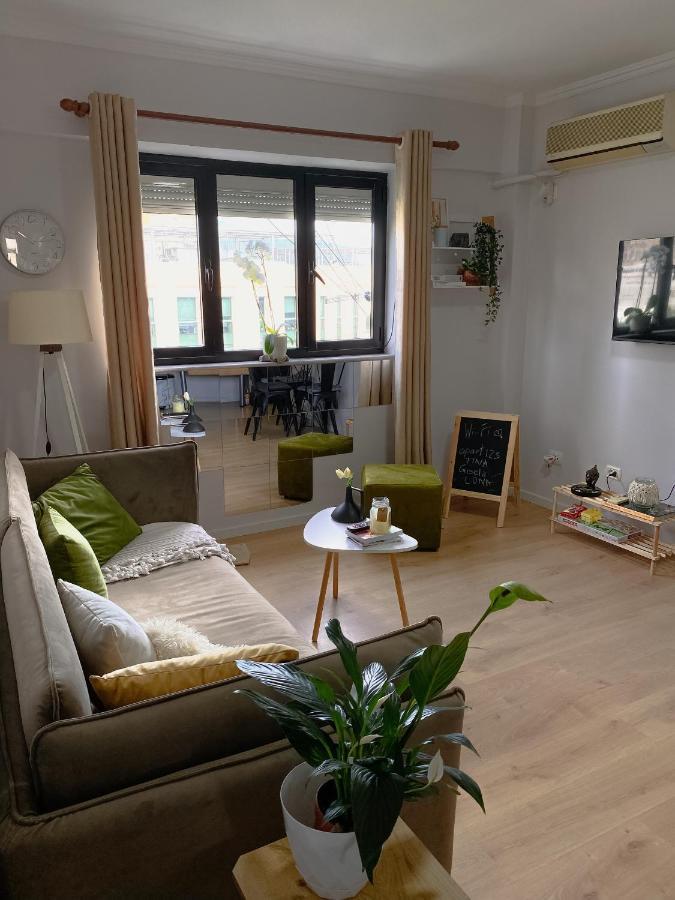Entire Serviced Apartment With A Beautiful View ติรานา ภายนอก รูปภาพ