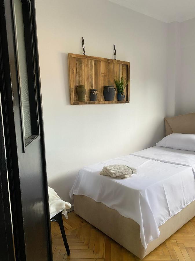 Entire Serviced Apartment With A Beautiful View ติรานา ภายนอก รูปภาพ